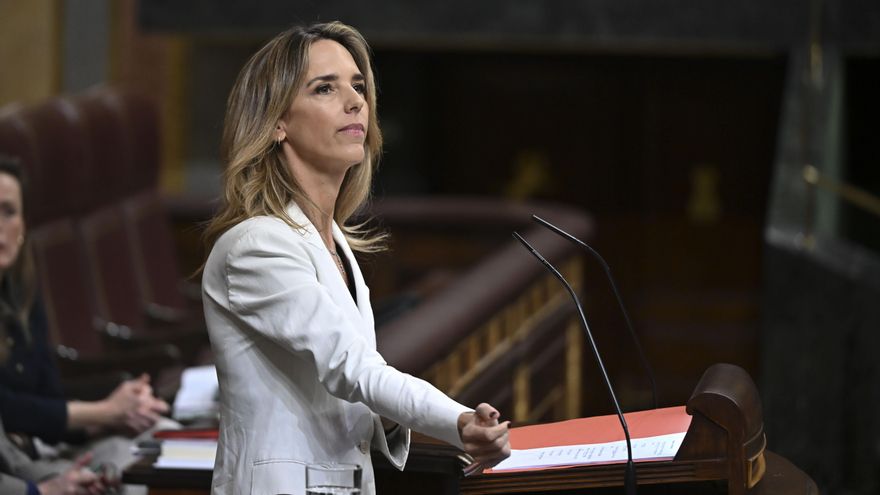 La diputada Cayetana Álvarez de Toledo interviene en la sesión plenaria de este jueves en el Congreso de los Diputados.