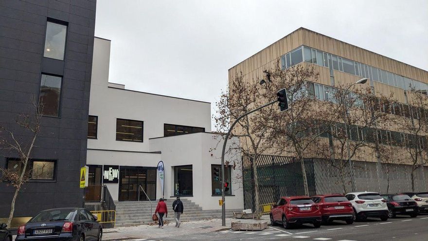 Suelo público, negocio privado: un colegio concertado aloja un gimnasio en la parcela que Madrid le cedió gratis