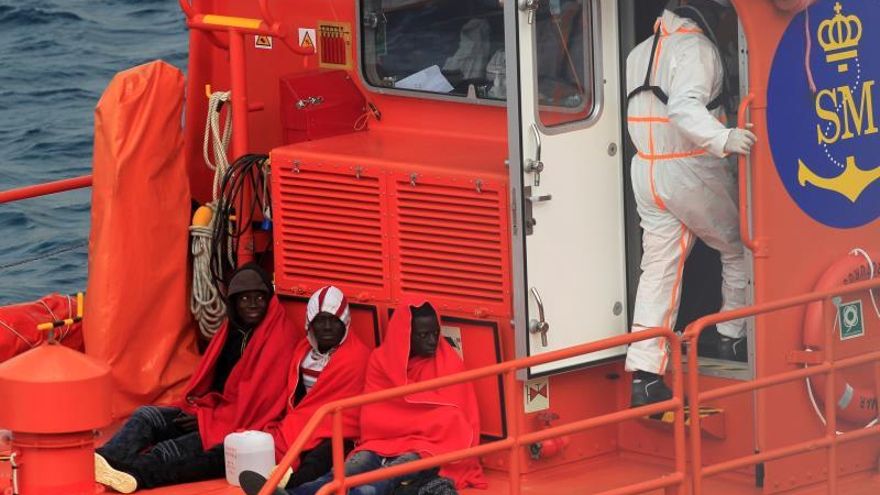 Un nuevo rescate eleva a 50 los inmigrantes rescatados hoy en el Estrecho