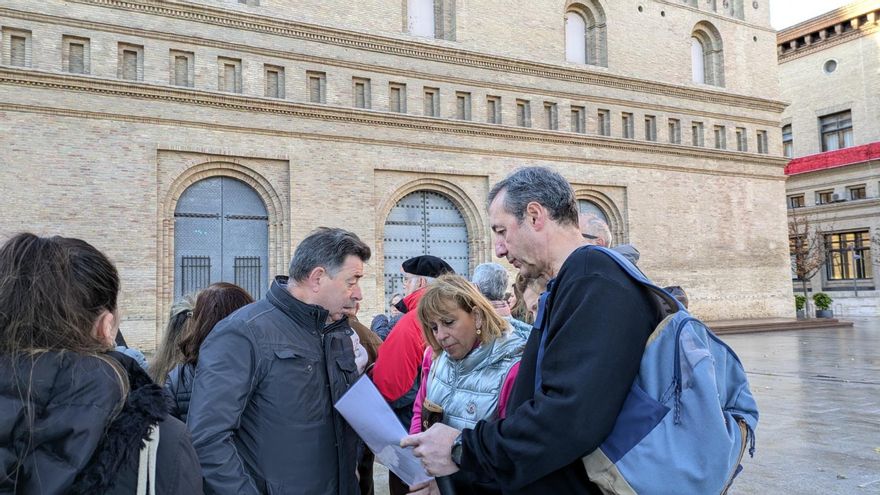 Los frustrados ascensores de la Lonja de Zaragoza muestran el "hartazgo" vecinal: "No podemos destruir más patrimonio"