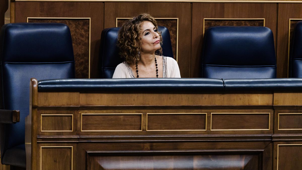 Montero encara su candidatura andaluza con Hacienda inmersa en los Presupuestos y la fiscalidad de Catalunya