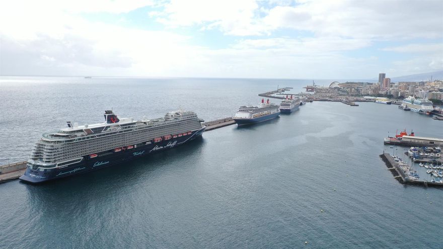 Cuatro cruceros vuelven a coincidir en el puerto de Santa Cruz de Tenerife, la primera vez durante la pandemia