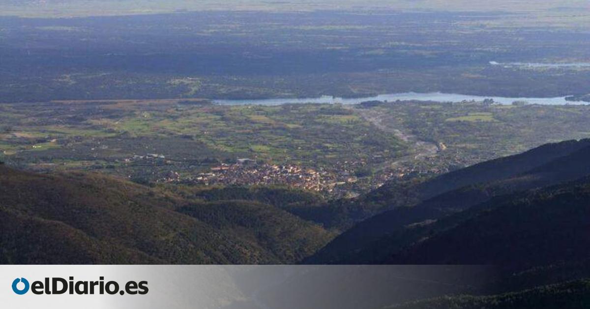 Rivers, Pools & Cool Escapes: [Town Name] Getaway