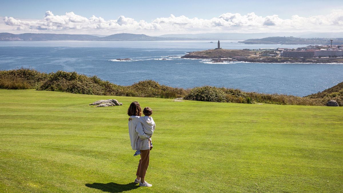A Coruña, a pie: del paseo marítimo a los festivales de verano