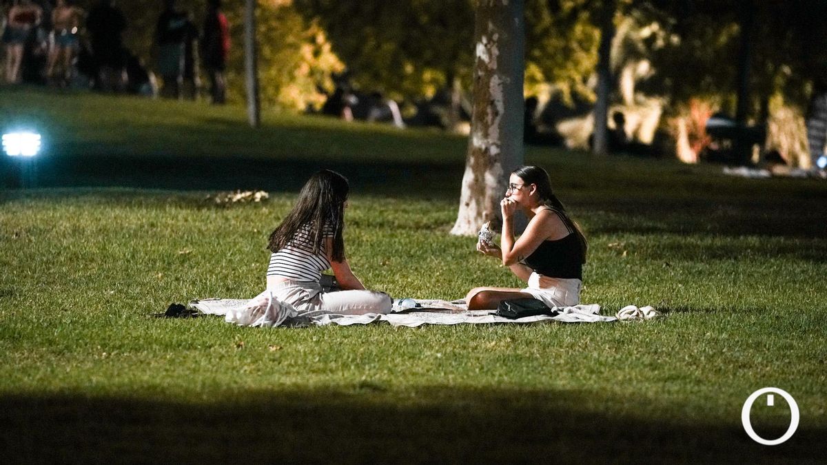 La ciudad ha vivido una noche tórrida con temperaturas en el casco urbano por encima de los 25 grados.