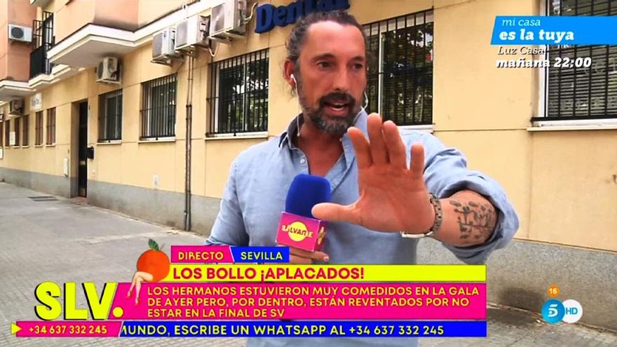 'Sálvame' vivió un "conflicto callejero" en directo: "Dice que el programa es una mierda, pero se mete para salir"