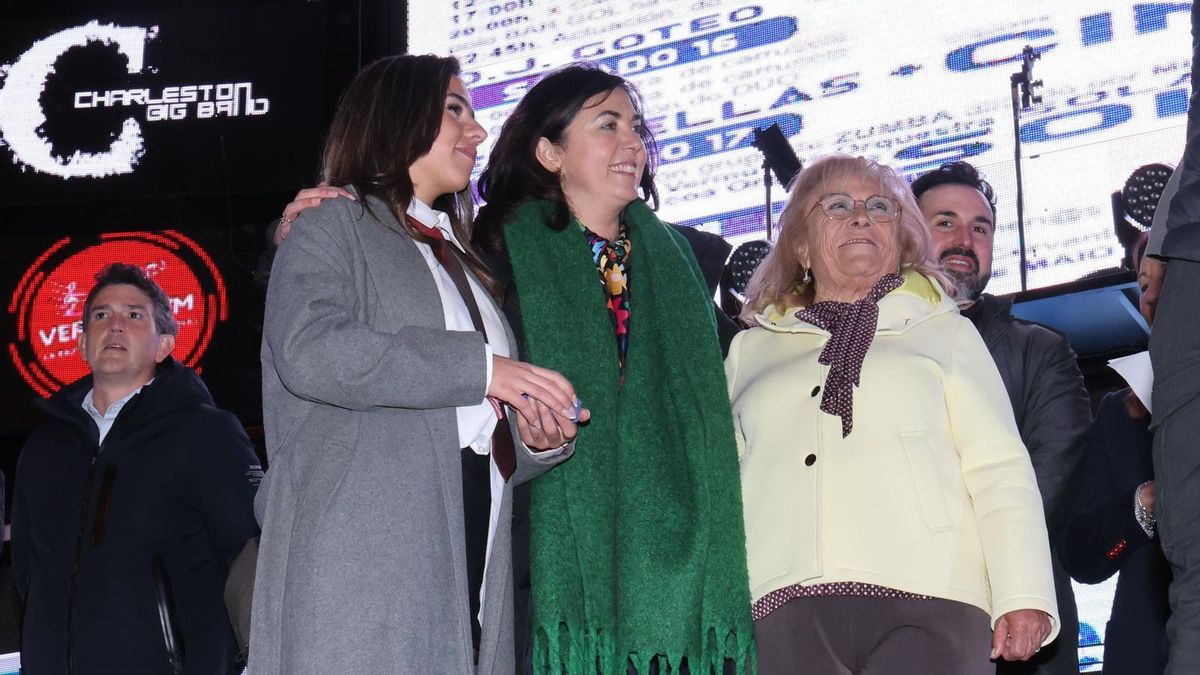 Primera semana del PP al mando de Lugo: guerra de símbolos, agua embotellada y la tránsfuga, a la derecha de la alcaldesa