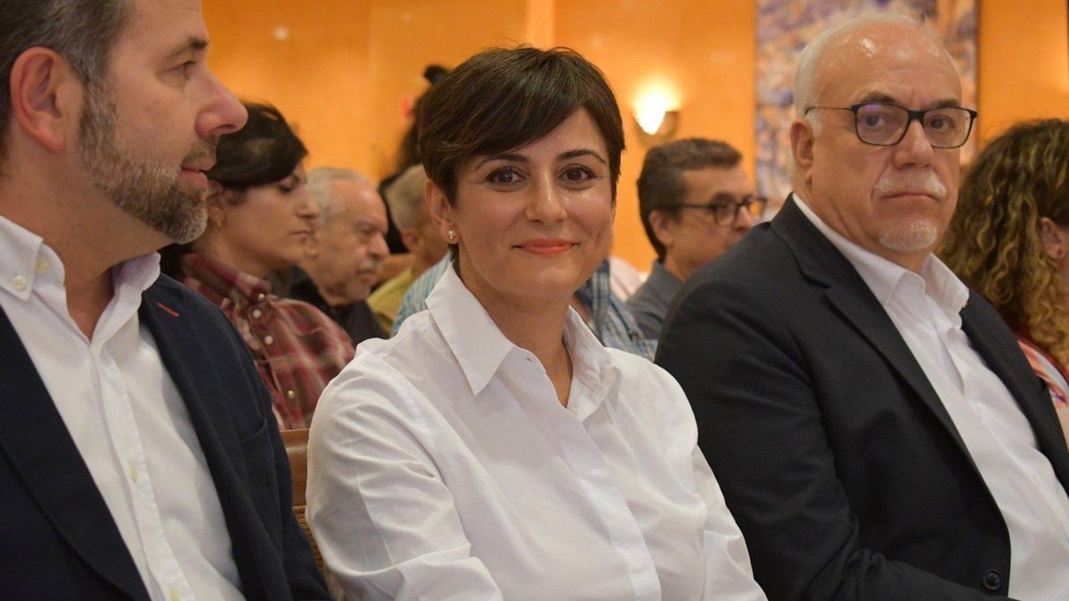 Isabel Rodríguez, ministra de Vivienda, junto al alcalde de Manzanares, Julián Nieva