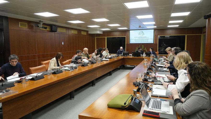Los presupuestos vascos incorporan 2 millones de la oposición, modifican tres leyes y habilitan una OPE hospitalaria