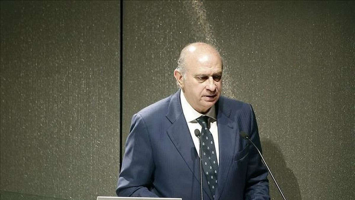 Fernández Díaz lamenta que el PSOE haga de "caballo de Troya" de Podemos
