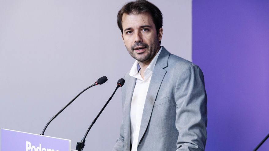 Archivo - El portavoz de Podemos Javier Sánchez Serna durante una rueda de prensa en la sede del partido, a 4 de septiembre de 2023, en Madrid (España).