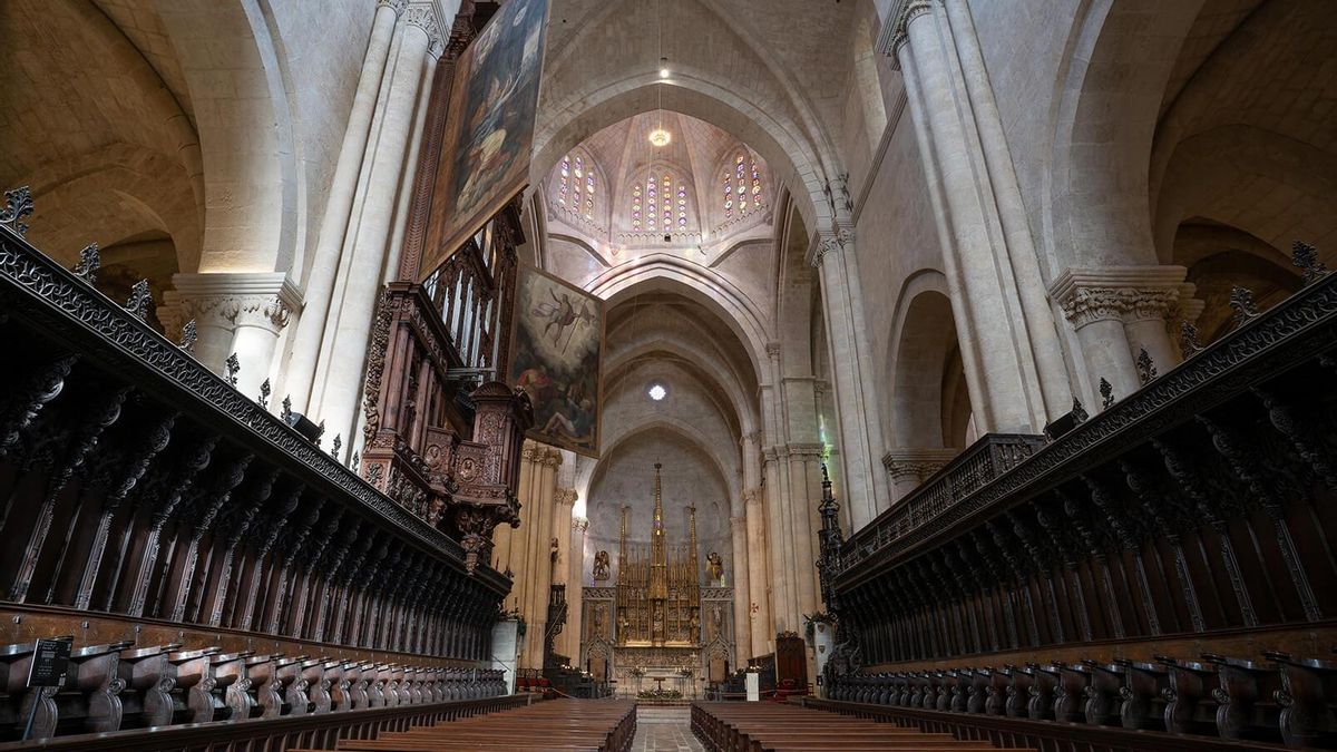 La nave central de la Catedral de Tarragona.