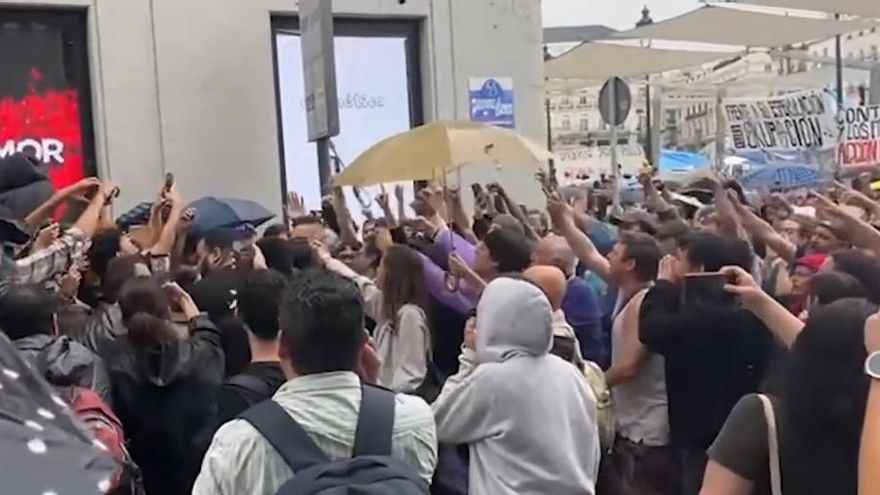 Los acampados en Sol expulsan a Ndongo