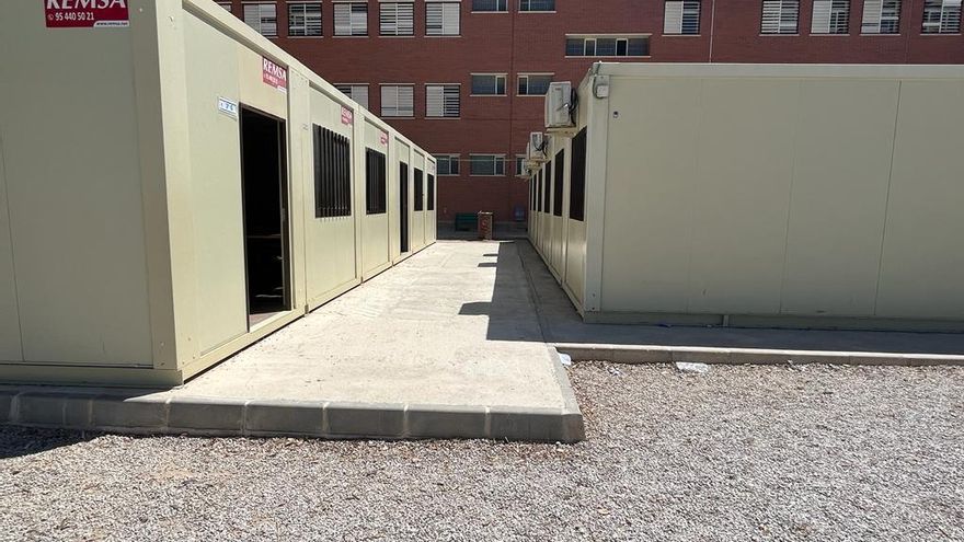 Aulas prefabricas en el IES Menárguez Costa