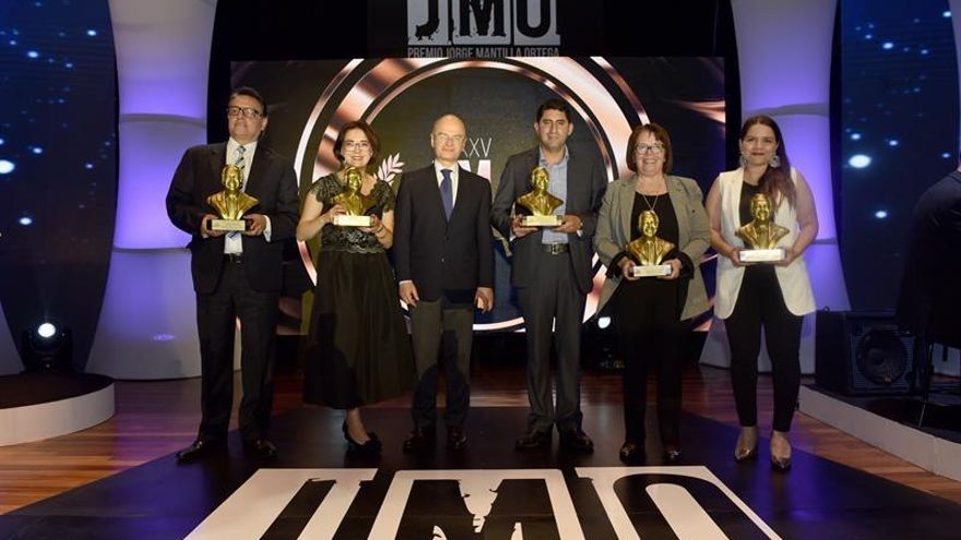 La migración venezolana y el feminismo marcan los Premios Mantilla en Ecuador