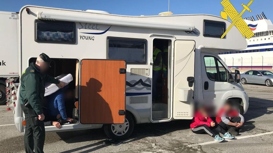 Detenidos en el Puerto de Bilbao por intentar introducir en el ferry a a cuatro personas ocultas en una autocaravana