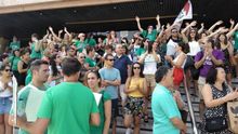 Docentes interinos se concentran este miércoles ante el Parlamento para "hacer presión" a Imbroda por su situación