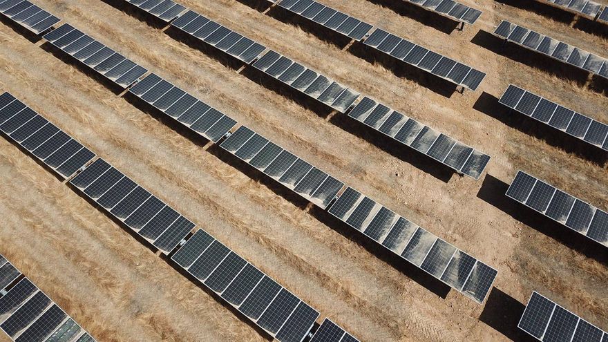 La fiebre de la fotovoltaica: ¿una nueva burbuja que dispara los precios de la tierra en Córdoba?