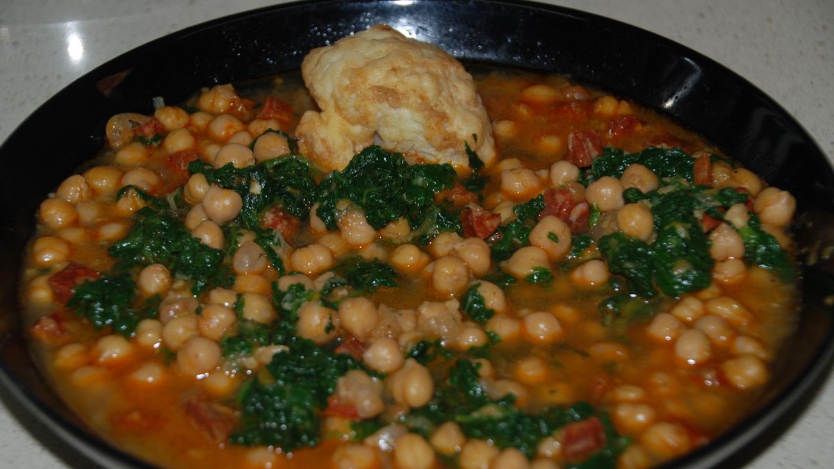 Garbanzos guisados con ortiga