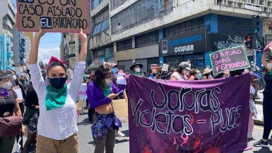 Los reclamos por el 8M se empezaron a sentir durante el fin de semana en las calles de Ecuador