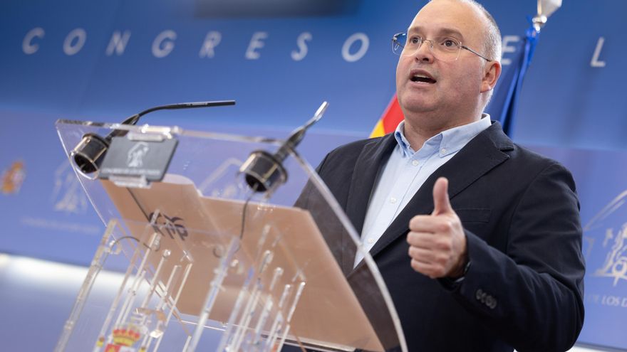 El PP acusa a Sánchez de usar la inmigración para intentar "tumbar" el Gobierno de Canarias