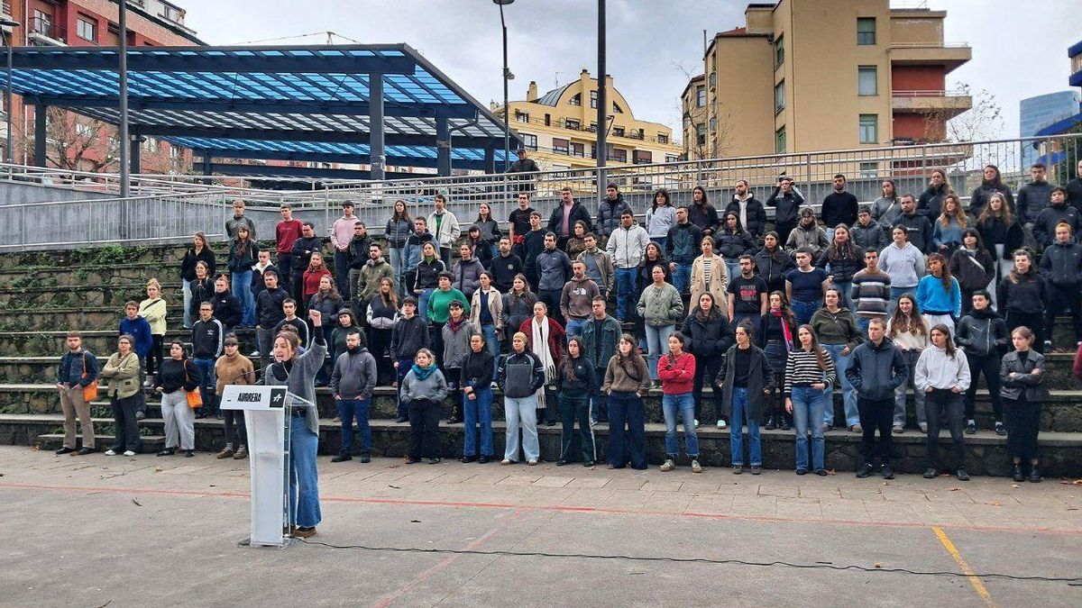 Miembros de Ernai en Bilbao este martes