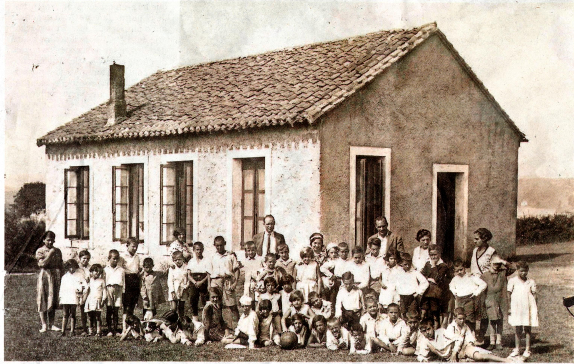 Colonia de la Institución Libre de Enseñanza en San Vicente de la Barquera, una iniciativa progresista y atrevida para la época en la que comenzó a desarrollarse este proyecto.