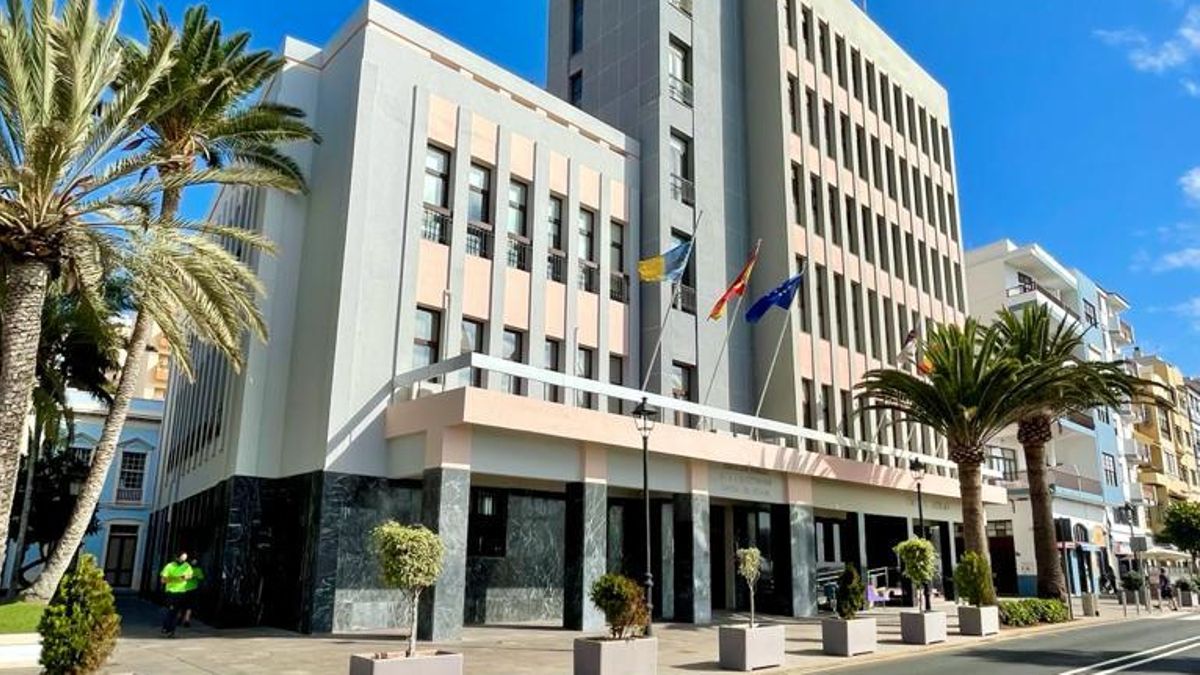 Los cabildos gastaron casi 120 millones de euros en contra del criterio de la Intervención en 2023