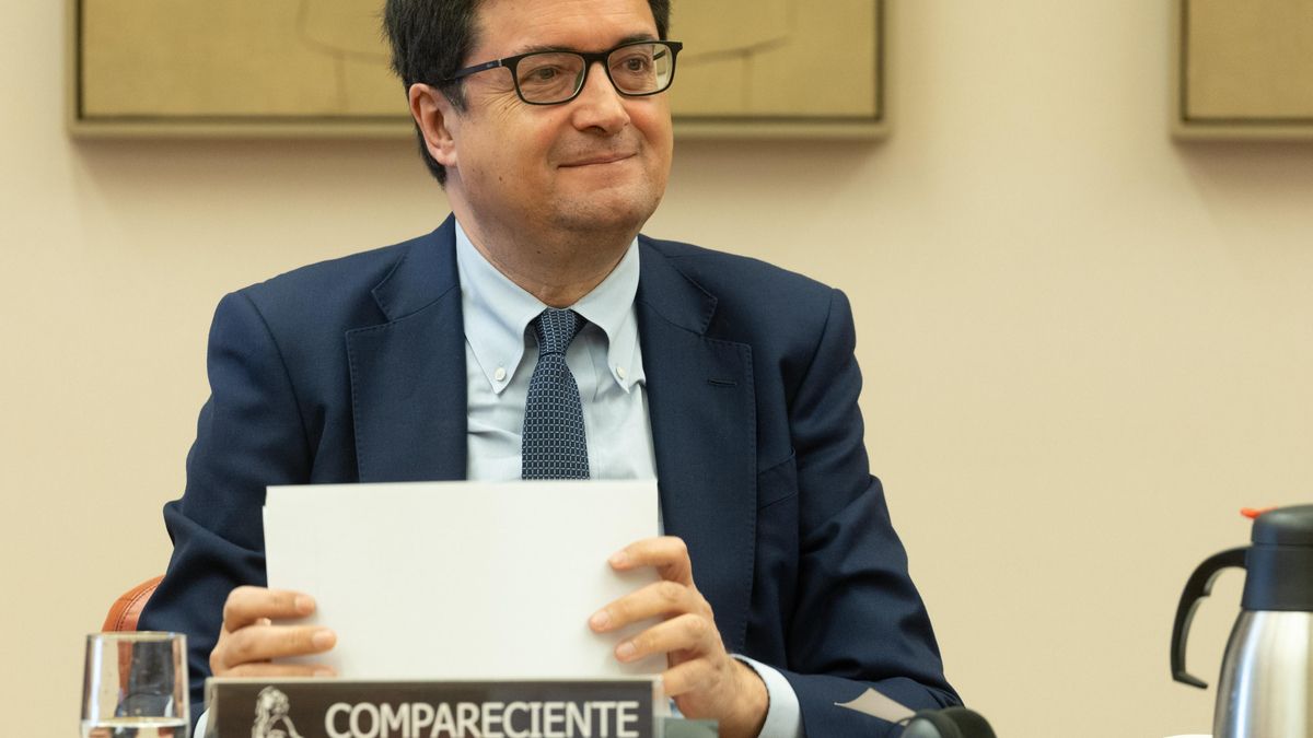 El director del Gabinete del Presidente del Gobierno y diputado del PSOE, Óscar López Águeda, durante la Comisión Mixta de Seguridad Nacional, en el Congreso de los Diputados, a 9 de abril de 2024, en Madrid (España).