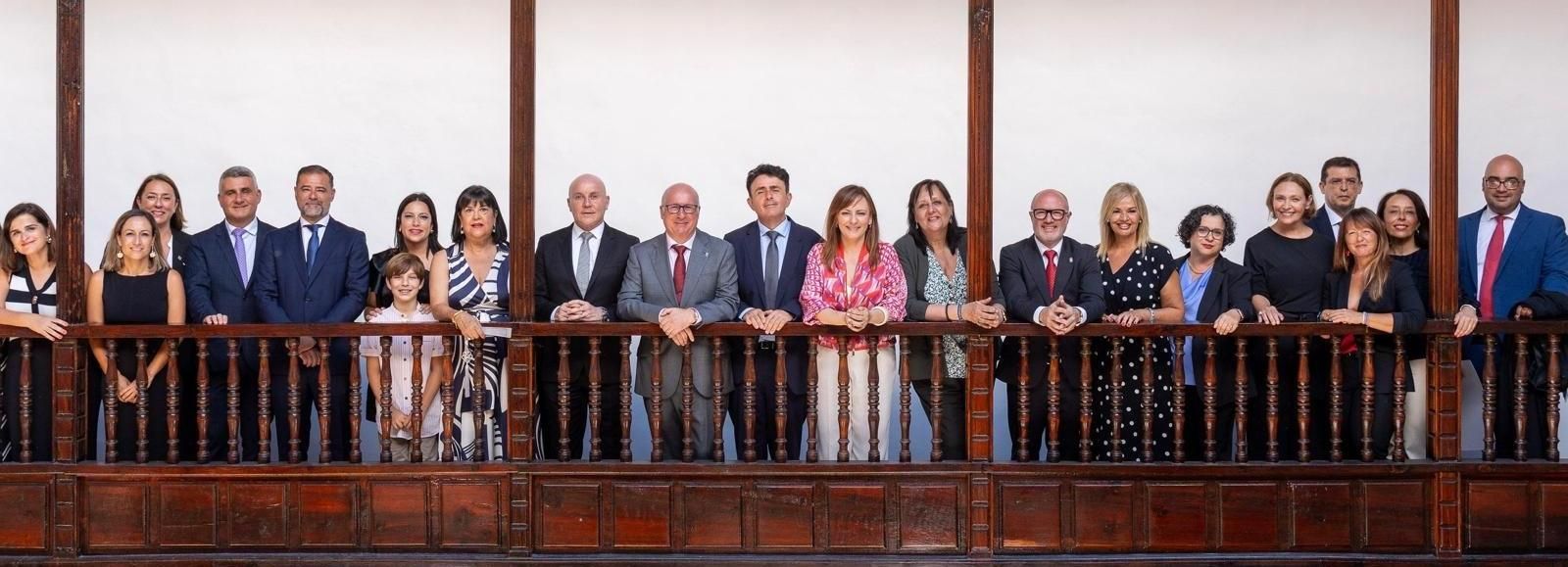 El Gobierno de Canarias entrega la Medalla al Mérito de la Justicia al Colegio de Abogados de Santa Cruz de La Palma.