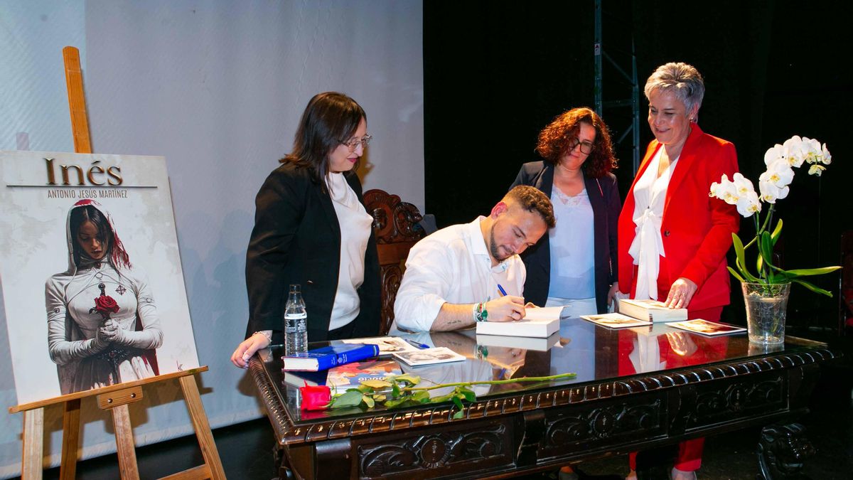 El escritor Antonio Jesús Martínez presenta su nueva novela 'Inés', una mirada contemporánea al mito de Don Juan