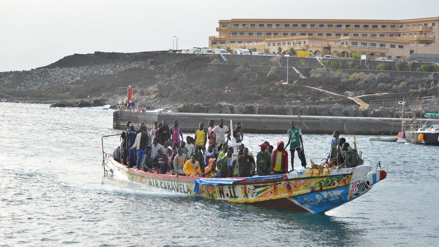 Más de 1.200 personas migrantes desembarcan en El Hierro desde el martes
