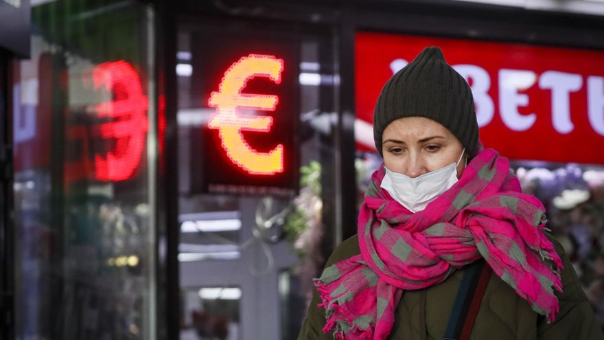 Los rusos se enfrentan a un punto sin retorno para su economía: “El daño ya está hecho"