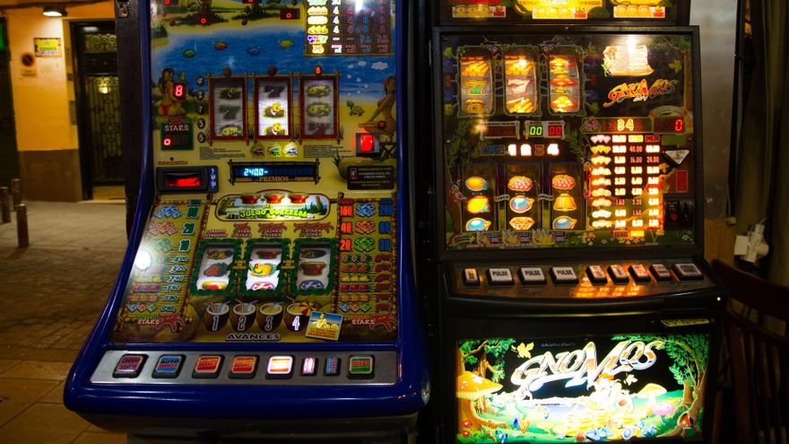 Las apuestas se disparan entre las mujeres en Euskadi, pero solo el 10% pide ayuda: "La adicción en ellas se castiga el doble"