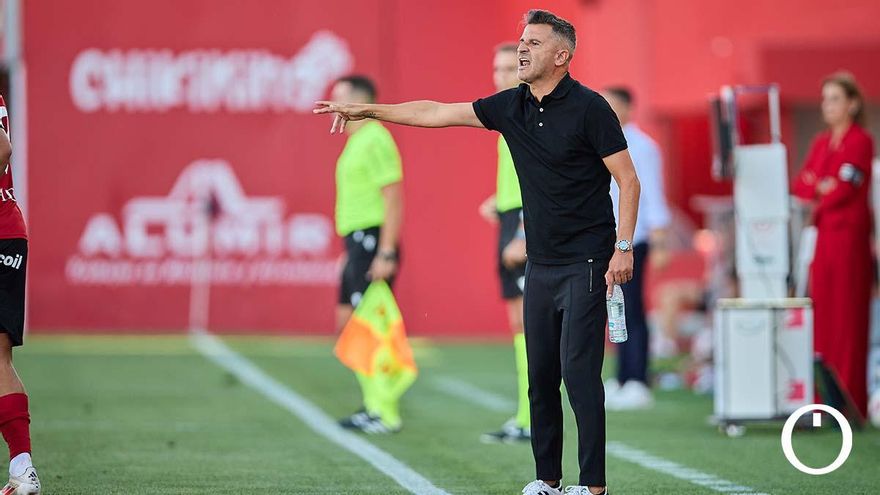 El abanico de posibilidades de Iván Ania para el duelo ante el Burgos CF