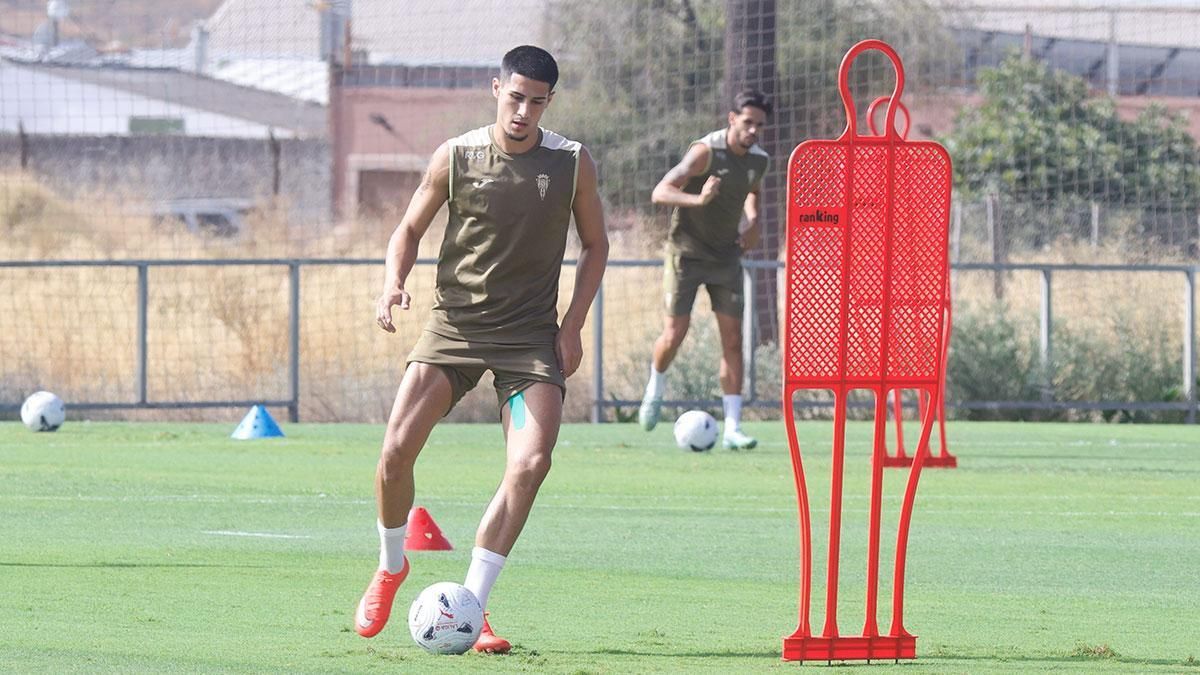 Víctor Sánchez en el entrenamiento de este miércoles