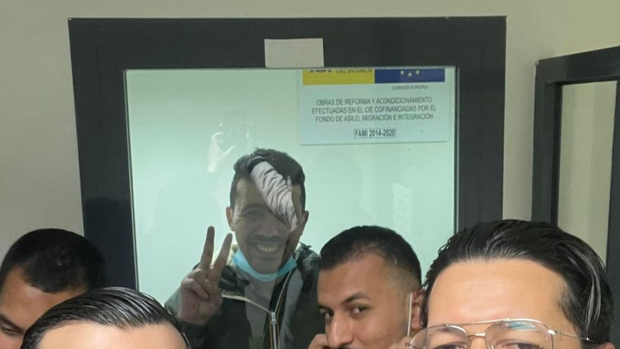 El activista encerrado habla desde el CIE de Valencia: "Si me deportan a Argelia estaré en una cárcel militar bajo tortura"