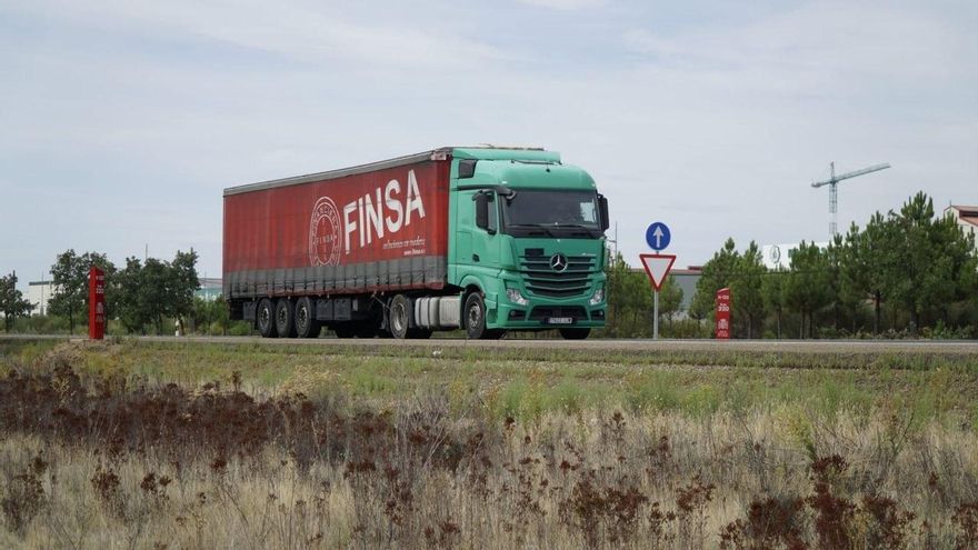 Principio de acuerdo en el convenio del transporte de mercancías por carretera de León con nuevos pluses y subidas salariales