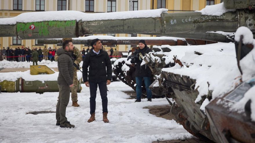 El presidente de Ucrania Volodímir Zelenski recibe la visita del primer ministro británico Rishi Sunak en Kiev el pasado mes de noviembre.