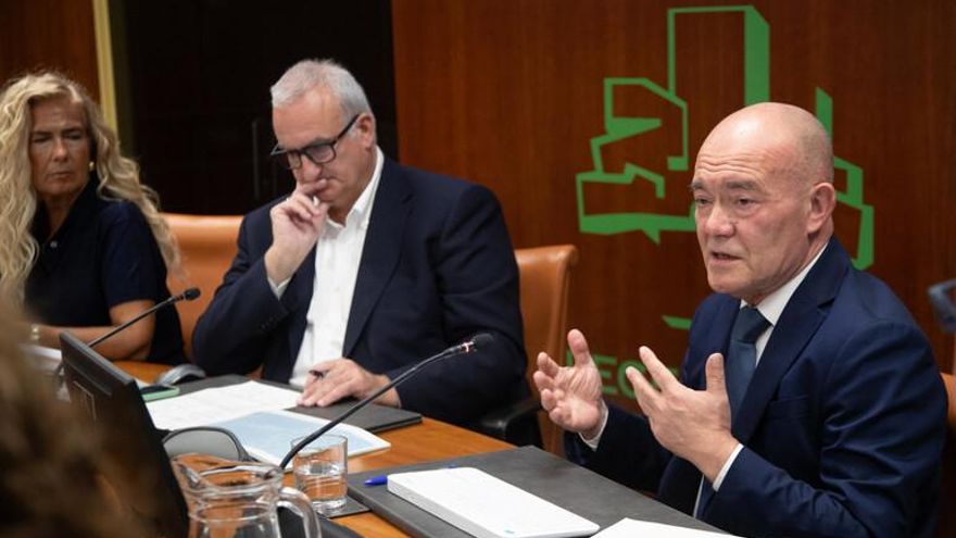 El Gobierno vasco aumentará un 6% anual las becas universitarias y se compromete a "cuidar" a la plantilla investigadora