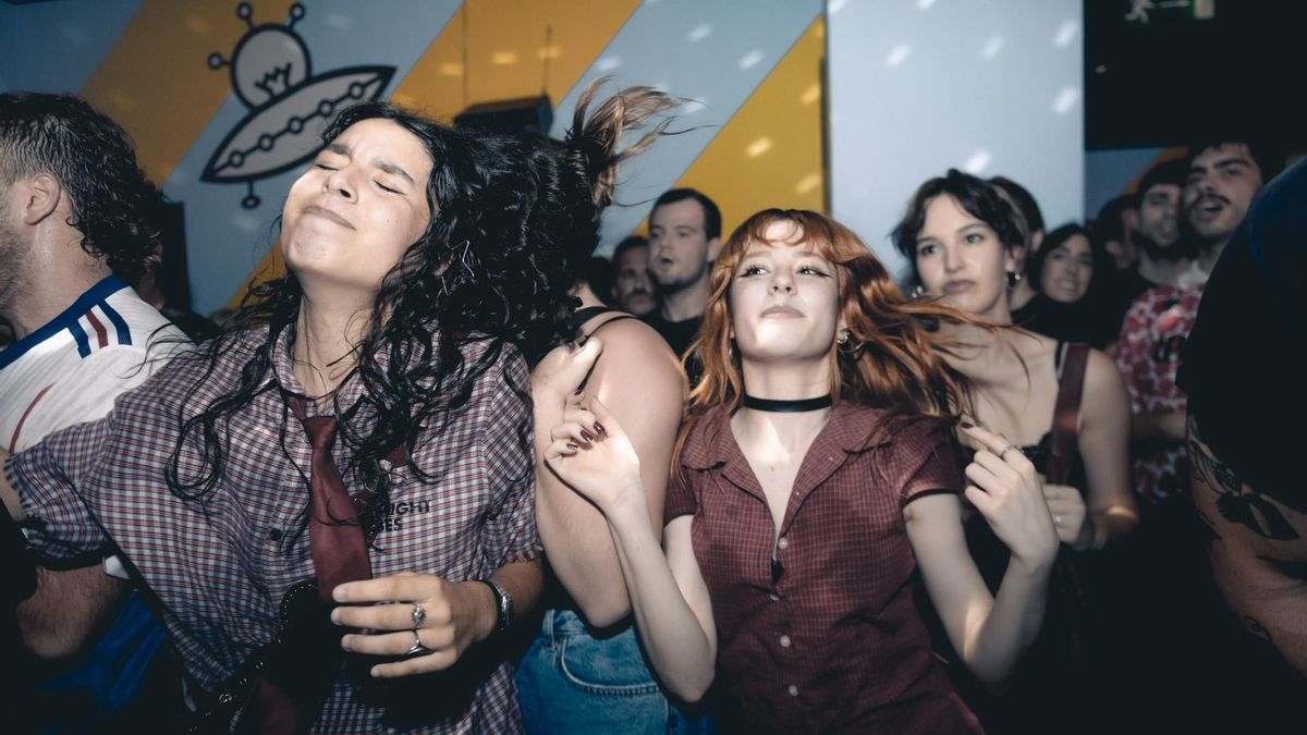 Concierto de Camellos en la Lata de Bombillas