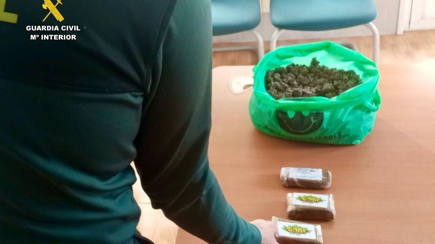 El olor a marihuana delata a un conductor con droga en Oliva de Plasencia
