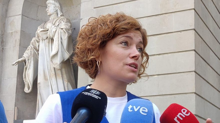 La secretaria general de ERC y líder republicana en el Ayuntamiento de Barcelona, Elisenda Alamany, en declaraciones ante el consistorio.