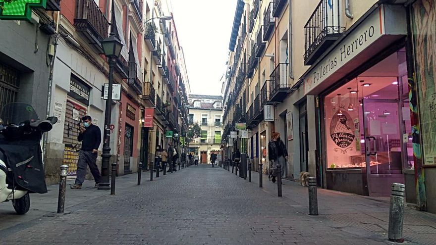 Espíritu Santo, primera calle de Madrid cortada al tráfico para albergar terrazas de hostelería