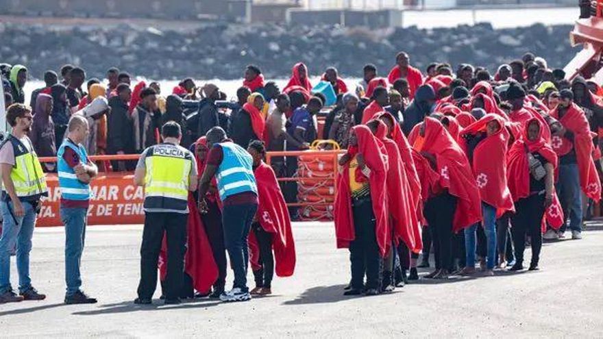 Colectivos migrantes acusan al pacto PP‑Vox de “criminalizar” a niños y adolescentes no acompañados