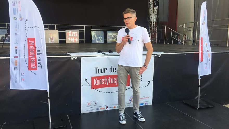 Igor Tuleya, juez en el distrito de Varsovia y organizador del Tour de Konstytucja, en Biłgoraj, Polonia.