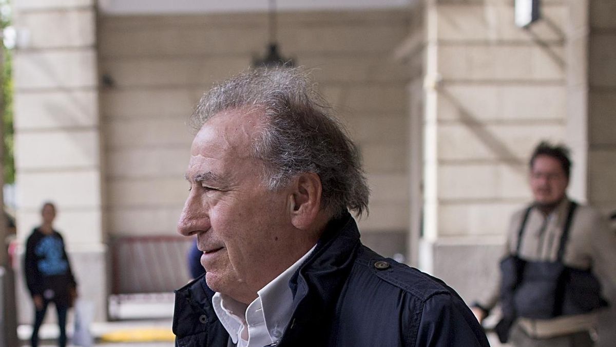 La Audiencia confirma el procesamiento del empresario que simuló besar a Teresa Rodríguez