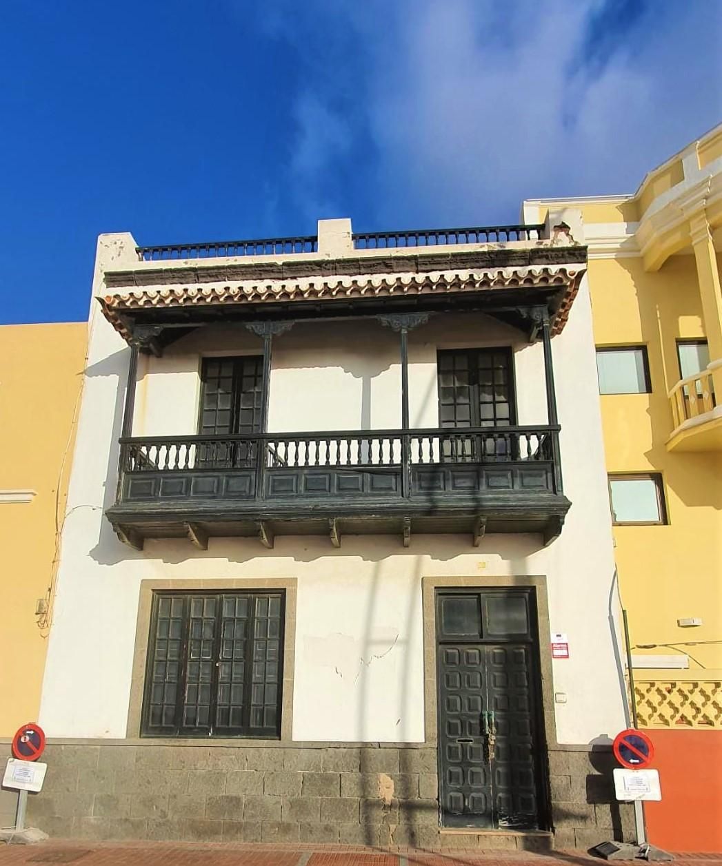 Casa del Médico Bartolomé Apolinario, en el número 17 del paseo de Las Canteras, en Las Palmas de Gran Canaria.