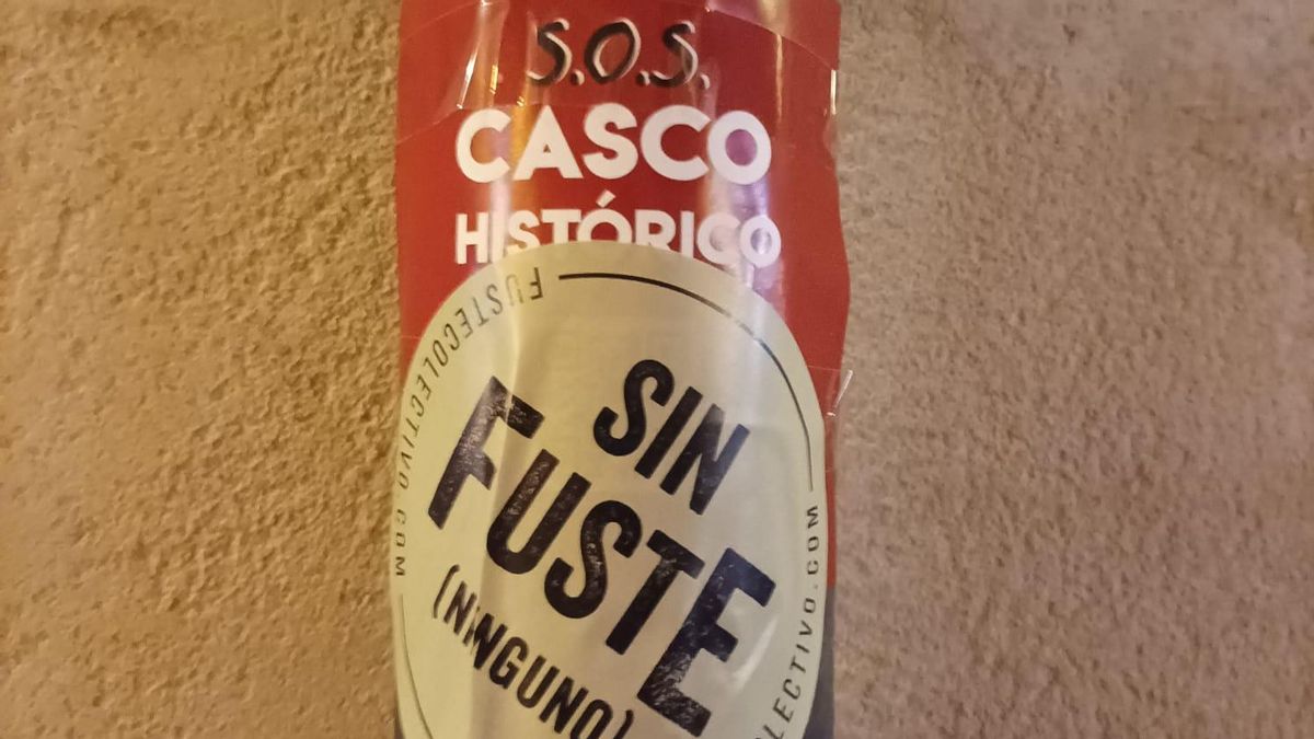 Contraprotesta del colectivo Fuste en favor de la construcción de un centro de acogida en Murcia