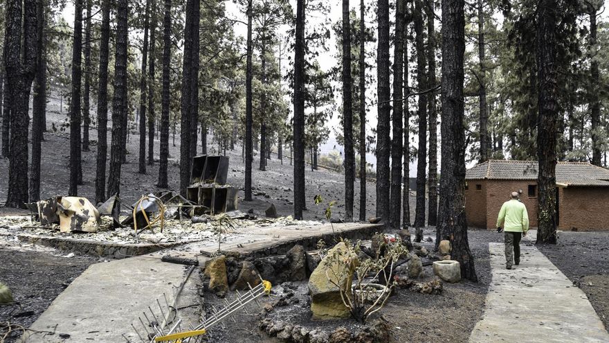 El incendio de La Palma sigue activo y la Guardia Civil baraja un "descuido humano" como hipótesis sobre su origen